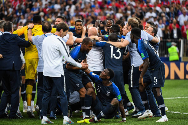 牵动着球迷 牵动着球迷